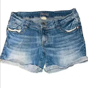 DECREE JEAN SHORTS FROM THE BUCKLE